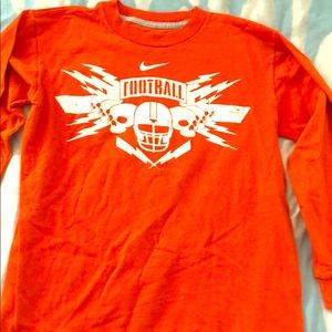 Boy’s Nike long sleeve shirt